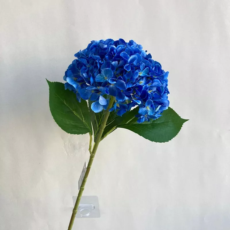 The benefits to decorate artificial flower at home