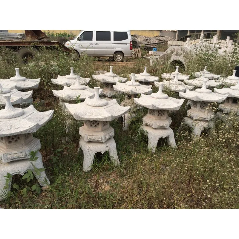 Boutique Japanese Lanterns High-Quality Garden Stone Lantern Rokkaku Yukimi for Sale