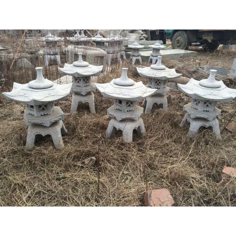 Boutique Japanese Lanterns High-Quality Garden Stone Lantern Rokkaku Yukimi for Sale